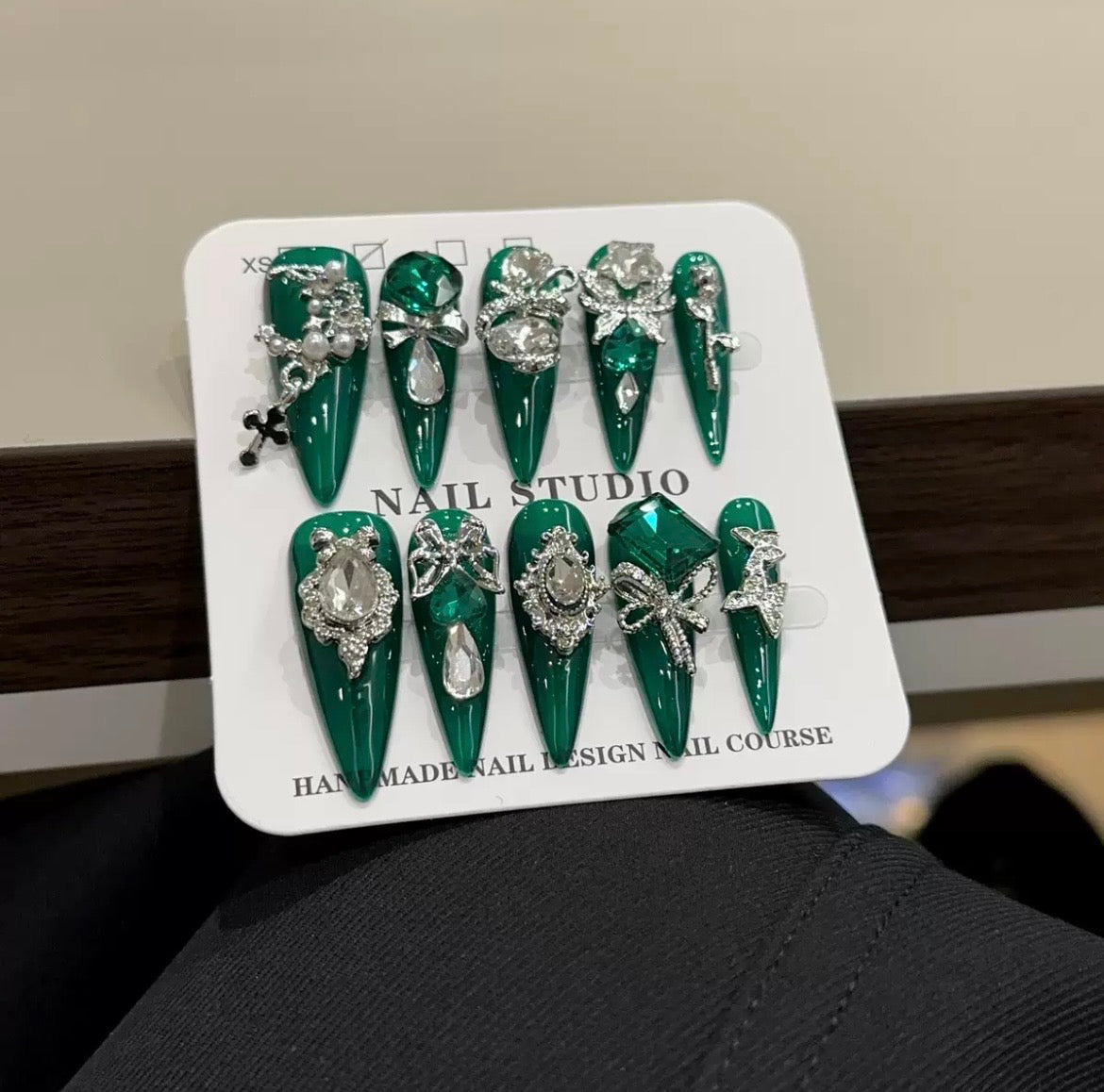 Dark Green Press On Nails